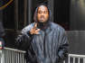 Kanye West está sendo processado por paparazzo após jogar seu celular na rua