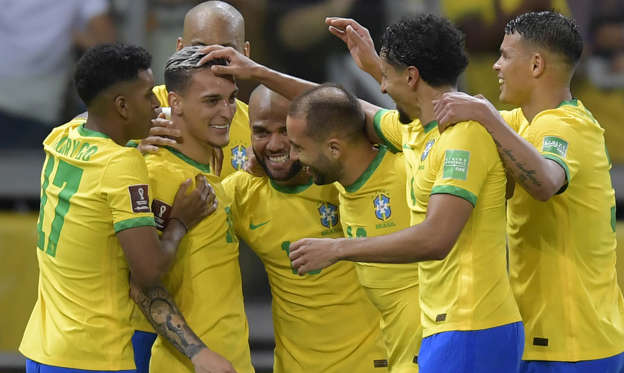 Folie 2 von 21: Opta Sports (ein Sportanalyseunternehmen mit Sitz in London) hat ein Prognosemodell verwendet, bei dem die künstliche Intelligenz ermittelt hat, dass Brasilien laut BBC eine Chance von 15,8 % hat, die Weltmeisterschaft zu gewinnen. Wer ist der zweite Favorit auf den Sieg?