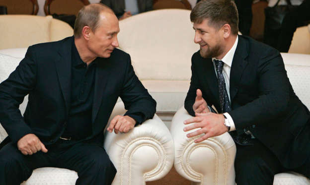 Folie 1 von 22: Die Nachrichtenagentur Reuters berichtet über Ramsan Kadyrow, den tschetschenischen Staatschef, der das Land seit 2006 mit eiserner Faust regiert und bisher, wenn auch zunehmend kritisiert, zu den treuesten "Soldaten" Putins gehört.