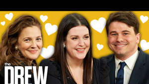 "Yellowjackets" star Melanie Lynskey and her husband Jason Ritter sit down with Drew Barrymore to tell her all about their inspiring love story, Jason's struggles with alcohol, and how they became everyone's #CoupleGoals. 

Subscribe to The Drew Barrymore Show: https://www.youtube.com/channel/UCWIj8e2_-uK1m886ADSYO6g?sub_confirmation=1 

Keep the party going with a visit to https://thedrewbarrymoreshow.com

FOLLOW THE DREW BARRYMORE SHOW
Instagram: https://www.instagram.com/thedrewbarrymoreshow
Twitter: https://twitter.com/DrewBarrymoreTV
Facebook: https://www.facebook.com/TheDrewBarrymoreShow
Pinterest: https://www.pinterest.com/thedrewbarrymoreshow
Snapchat: https://www.snapchat.com/add/drewbarrymoretv
TikTok: https://www.tiktok.com/@thedrewbarrymoreshow 

FOLLOW DREW BARRYMORE
Instagram: https://www.instagram.com/drewbarrymoreshow
Twitter: https://twitter.com/DrewBarrymore
Facebook: https://www.facebook.com/DrewBarrymore
Pinterest: https://www.pinterest.com/drewbarrymoreshow
 
The Drew Barrymore Show is daytime's brightest destination for intelligent optimism and maximum fun, featuring everyone's favorite actor, businessperson, mom and cultural icon, Drew Barrymore! From news to pop culture, human interest to comedy - you'll discover it here with Drew along with the beauty and wisdom, as well as the heart and humor in life.

Melanie Lynskey & Jason Ritter Emotional Reaction to Recalling their Love Story |Drew Barrymore Show
http://www.youtube.com/thedrewbarrymoreshow