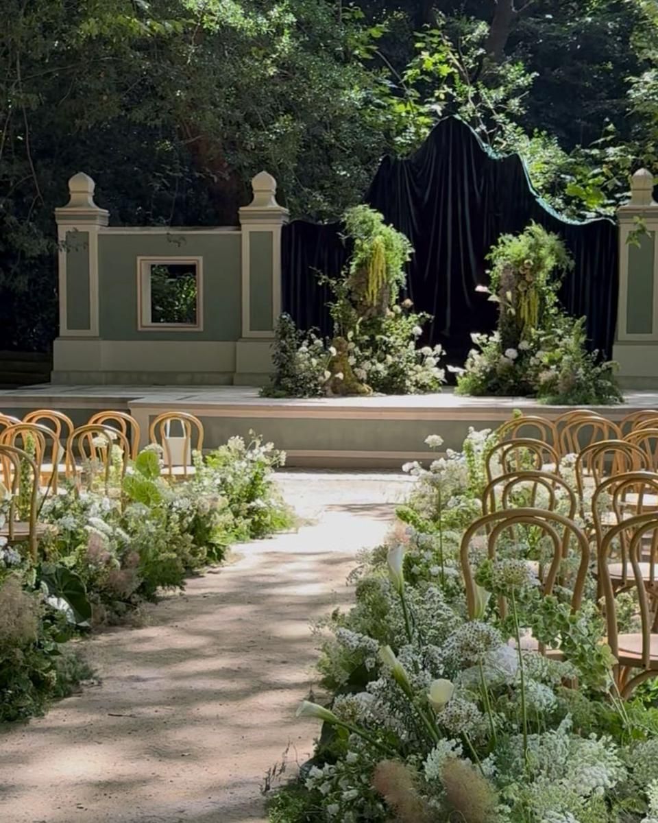 7 Ide Bunga Unik untuk Dekorasi Pernikahan 4