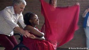 Chantal-Iris Mukeshimana came to Belgium as a child after fleeing the genocide in Rwanda. Decades later, she founded a dance school where fellow wheelchair users can express themselves.