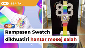 Sebuah persatuan perniagaan khuatir rampasan jam tangan Swatch bertema “Pride” baru-baru ini akan menghantar mesej yang salah kepada jenama antarabangsa yang ingin menjalankan perniagaan di Malaysia.Free Malaysia Today is an independent, bi-lingual news portal with a focus on Malaysian current affairs. Subscribe to our channel - http://bit.ly/2Qo08ry ------------------------------------------------------------------------------------------------------------------------------------------------------Check us out at https://www.freemalaysiatoday.comFollow FMT on Facebook: http://bit.ly/2Rn6xEVFollow FMT on Dailymotion: https://bit.ly/2WGITHMFollow FMT on Twitter: http://bit.ly/2OCwH8a Follow FMT on Instagram: https://bit.ly/2OKJbc6Follow FMT on TikTok : https://bit.ly/3cpbWKKFollow FMT Telegram - https://bit.ly/2VUfOrvFollow FMT LinkedIn - https://bit.ly/3B1e8lNFollow FMT Lifestyle on Instagram: https://bit.ly/39dBDbe------------------------------------------------------------------------------------------------------------------------------------------------------Download FMT News App:Google Play – http://bit.ly/2YSuV46App Store – https://apple.co/2HNH7gZHuawei AppGallery - https://bit.ly/2D2OpNP#FMTNews #Samenta #WilliamNg #Swatch #Pride
