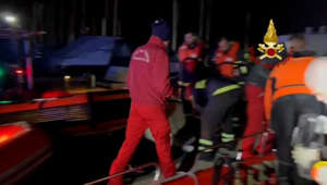 Ascienden los muertos por el vuelco de un barco en un lago de Italia