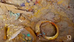 See the images showing Titanic wreckage discovery