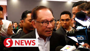 Prime Minister Datuk Seri Anwar Ibrahim has taken Kedah Mentri Besar Datuk Seri Muhammad Sanusi Md Nor to task for claiming that Penang still belongs to Kedah.Anwar said as Mentri Besar, Muhammad Sanusi should understand the Constitution and be bound by legal aspects.He told the media after officiating the Fikrah Siddiq Fadzil seminar at Dewan Bahasa dan Pustaka (DBP), Kuala Lumpur on Tuesday (May 30).Read more at https://rb.gy/f4yl0WATCH MORE: https://thestartv.com/c/newsSUBSCRIBE: https://cutt.ly/TheStarLIKE: https://fb.com/TheStarOnline