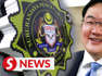 The Malaysian Anti-Corruption Commission, or MACC, has revealed to Al Jazeera in a written statement that financier Low Taek Jho, better known as Jho Low, is hiding in Macau.This revelation was made following MACC’s arrest and release earlier this month of 1MDB suspect Kee Kok Thiam, who confirmed with several individuals of spotting the fugitive in Macau.Read more at https://bit.ly/3N033HhWATCH MORE: https://thestartv.com/c/newsSUBSCRIBE: https://cutt.ly/TheStarLIKE: https://fb.com/TheStarOnline