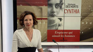 Anne Fulda reçoit Stéphanie des Horts pour son livre «Cynthia» dans #HDLivres