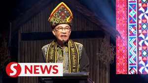 It is the responsibility of the current generation to implement what was spelt out in the Malaysia Agreement 1963 (MA63), said Datuk Seri Anwar Ibrahim.The Prime Minister said this at the closing ceremony of the Pesta Kaamatan 2023 on Wednesday (May 31) that MA63 was an agreement and pledge signed by the country’s previous leaders to establish a country called Malaysia, that the present generation was duty-bound to implement MA63 faithfully and sincerely.WATCH MORE: https://thestartv.com/c/newsSUBSCRIBE: https://cutt.ly/TheStarLIKE: https://fb.com/TheStarOnline