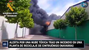 Alerta por una nube tóxica tras un incendio en una planta de reciclaje de Cintruénigo (Navarra))