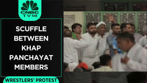 Scuffle Between Khap Panchayat Members Amid Wrestlers' Protest | #CNBCTV18Digital