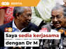 Pengerusi Perikatan Nasional Muhyiddin Yassin sedia bekerjasama dengan bekas perdana menteri Dr Mahathir Mohamad demi membela agama, bangsa dan negara.Laporan Lanjut: https://www.freemalaysiatoday.com/category/bahasa/tempatan/2023/06/02/saya-sedia-kerjasama-dengan-dr-m-kata-muhyiddin/Free Malaysia Today is an independent, bi-lingual news portal with a focus on Malaysian current affairs. Subscribe to our channel - http://bit.ly/2Qo08ry ------------------------------------------------------------------------------------------------------------------------------------------------------Check us out at https://www.freemalaysiatoday.comFollow FMT on Facebook: http://bit.ly/2Rn6xEVFollow FMT on Dailymotion: https://bit.ly/2WGITHMFollow FMT on Twitter: http://bit.ly/2OCwH8a Follow FMT on Instagram: https://bit.ly/2OKJbc6Follow FMT on TikTok : https://bit.ly/3cpbWKKFollow FMT Telegram - https://bit.ly/2VUfOrvFollow FMT LinkedIn - https://bit.ly/3B1e8lNFollow FMT Lifestyle on Instagram: https://bit.ly/39dBDbe------------------------------------------------------------------------------------------------------------------------------------------------------Download FMT News App:Google Play – http://bit.ly/2YSuV46App Store – https://apple.co/2HNH7gZHuawei AppGallery - https://bit.ly/2D2OpNP#FMTNews #Mahathir #MuhyiddinYassin #Kerjasama