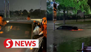 A 57-year-old woman was trapped in her car when a flash flood hit Jalan Meru in Taman Perindustrian Meru, Klang early Sunday (June 4) morning. She did not sustain any injuries and the water has since receded. Read more at https://rb.gy/k9yeaWATCH MORE: https://thestartv.com/c/newsSUBSCRIBE: https://cutt.ly/TheStarLIKE: https://fb.com/TheStarOnline