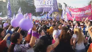 Una multitudinaria manifestación celebra el octavo aniversario del origen del movimiento 'Ni una menos'