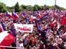 Miles de polacos se manifiestan en contra del gobierno