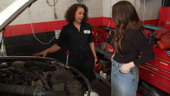 All-female auto mechanic shop helps women build confidence