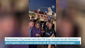 Manchester City wurde nach dem FA-Cup-Triumph bei der Rückkehr am Flughafen von keinem anderen als Sir Elton John empfangen. Trainer Pep Guardiola entpuppte sich als Riesen-Fan des 76-Jährigen.