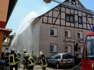 Dachstuhl eines ehemaligen Gasthofs brennt - Feuerwehr rettet acht Personen