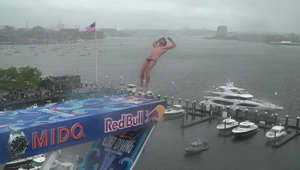Constantin Popovici sealed a sensational victory at the opening round of the Red Bull Cliff Diving World Series in Boston, USA, by achieving the highest score in the championship’s history, while in the women’s competition, six-time champion Rhiannan Iffland fended off her closest rival of last season, Molly Carlson, to claim her eighth win in a row