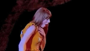 See what made Taylor Swift gag on stage