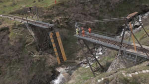 Furka: So wird die Steffenbachbrücke aufgeklappt