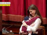 Camera, deputata allatta il figlio in Aula: è la prima volta nella storia