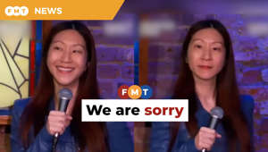 Netizens had earlier slammed Jocelyn Chia for insults and ‘bad joke’ on missing aircraft.Read More: https://www.freemalaysiatoday.com/category/nation/2023/06/08/singapore-apologises-for-offensive-remarks-by-stand-up-comedian/Laporan Lanjut: https://www.freemalaysiatoday.com/category/bahasa/tempatan/2023/06/08/menteri-kecam-pelawak-singapura-perlekeh-malaysia/Free Malaysia Today is an independent, bi-lingual news portal with a focus on Malaysian current affairs. Subscribe to our channel - http://bit.ly/2Qo08ry ------------------------------------------------------------------------------------------------------------------------------------------------------Check us out at https://www.freemalaysiatoday.comFollow FMT on Facebook: http://bit.ly/2Rn6xEVFollow FMT on Dailymotion: https://bit.ly/2WGITHMFollow FMT on Twitter: http://bit.ly/2OCwH8a Follow FMT on Instagram: https://bit.ly/2OKJbc6Follow FMT on TikTok : https://bit.ly/3cpbWKKFollow FMT Telegram - https://bit.ly/2VUfOrvFollow FMT LinkedIn - https://bit.ly/3B1e8lNFollow FMT Lifestyle on Instagram: https://bit.ly/39dBDbe------------------------------------------------------------------------------------------------------------------------------------------------------Download FMT News App:Google Play – http://bit.ly/2YSuV46App Store – https://apple.co/2HNH7gZHuawei AppGallery - https://bit.ly/2D2OpNP#FMTNews #Malaysia #Singapore #Comedy #MH370