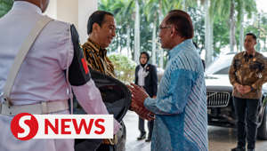 A bilateral mechanism will be formed to settle issues concerning Indonesian migrant workers in Malaysia, said Indonesian President Joko Widodo during his visit to the country on Thursday. WATCH MORE: https://thestartv.com/c/newsSUBSCRIBE: https://cutt.ly/TheStarLIKE: https://fb.com/TheStarOnline
