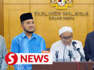 Several Perikatan Nasional MPs intend to seek an audience with the Selangor Ruler Sultan Sharafuddin Idris Shah and the Conference of Rulers to explain a private Bill regarding proposed amendments to the Interpretation Acts 1948 and 1967 in relation to the use of the word “Allah”.Read more at https://tinyurl.com/5dxryhaxWATCH MORE: https://thestartv.com/c/newsSUBSCRIBE: https://cutt.ly/TheStarLIKE: https://fb.com/TheStarOnline
