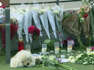 Annecy, lasciati fiori e peluche sul luogo dell'attacco