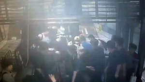 Rolltreppe fährt plötzlich rückwärts: Chaotische Szenen in U-Bahn-Station in Südkorea
