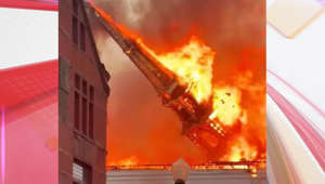 Os moradores registraram o momento em que o local é completamente tomado pelas chamas e o campanário desaba