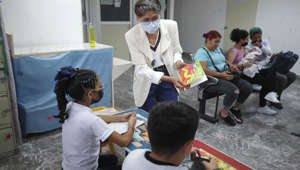La Jornada - Comparte con pacientes de hospitales la magia de la lectura