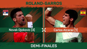 Novak Djokovic s’est qualifié ce vendredi pour la finale de Roland-Garros aux dépens d’un Carlos Alcaraz victime de crampes et diminué au fil du match (6-3, 5-7, 6-1, 6-1).