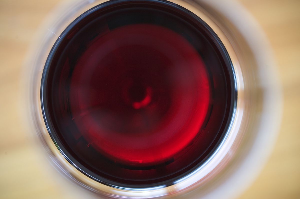 Warum führt gerade Rotwein so oft zu Kopfschmerzen