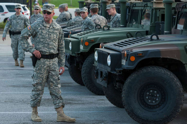 National Guard troops