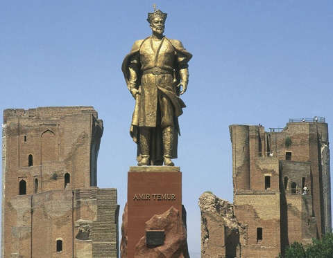 Diapositiva 2 de 12: Timur was a 14th-century Turkic leader responsible for an estimated 17 million deaths - about 5% of the world's population. He also had a grisly predilection for building giant pyramids of human skulls. Safe to say he's not a man you want to mess with, even 500 years after his death. Never mind that his tomb was allegedly inscribed with the words, "when I rise from the dead, the world shall tremble."But in June 1941 Soviet anthropologist Mikhail Gerasimov excavated the warlord's tomb and even took old Timur's skull (though he didn't have enough to make a pyramid). Two days later, Germany invaded the USSR, leading to millions of Soviet deaths. Nice one, Gerasimov! Timur was re-buried with full Islamic ritual in November 1942, just before the