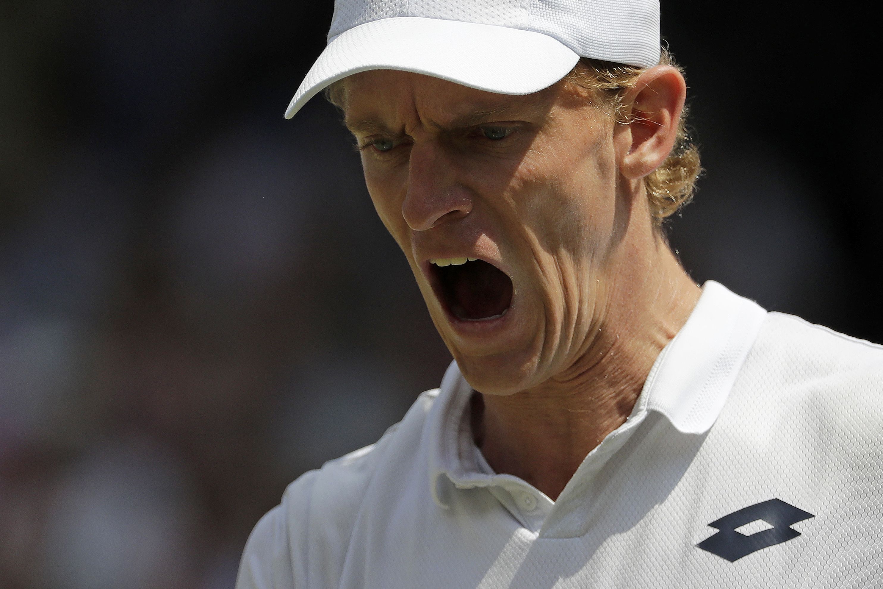 Anderson Isner's Wimbledon clash breaks