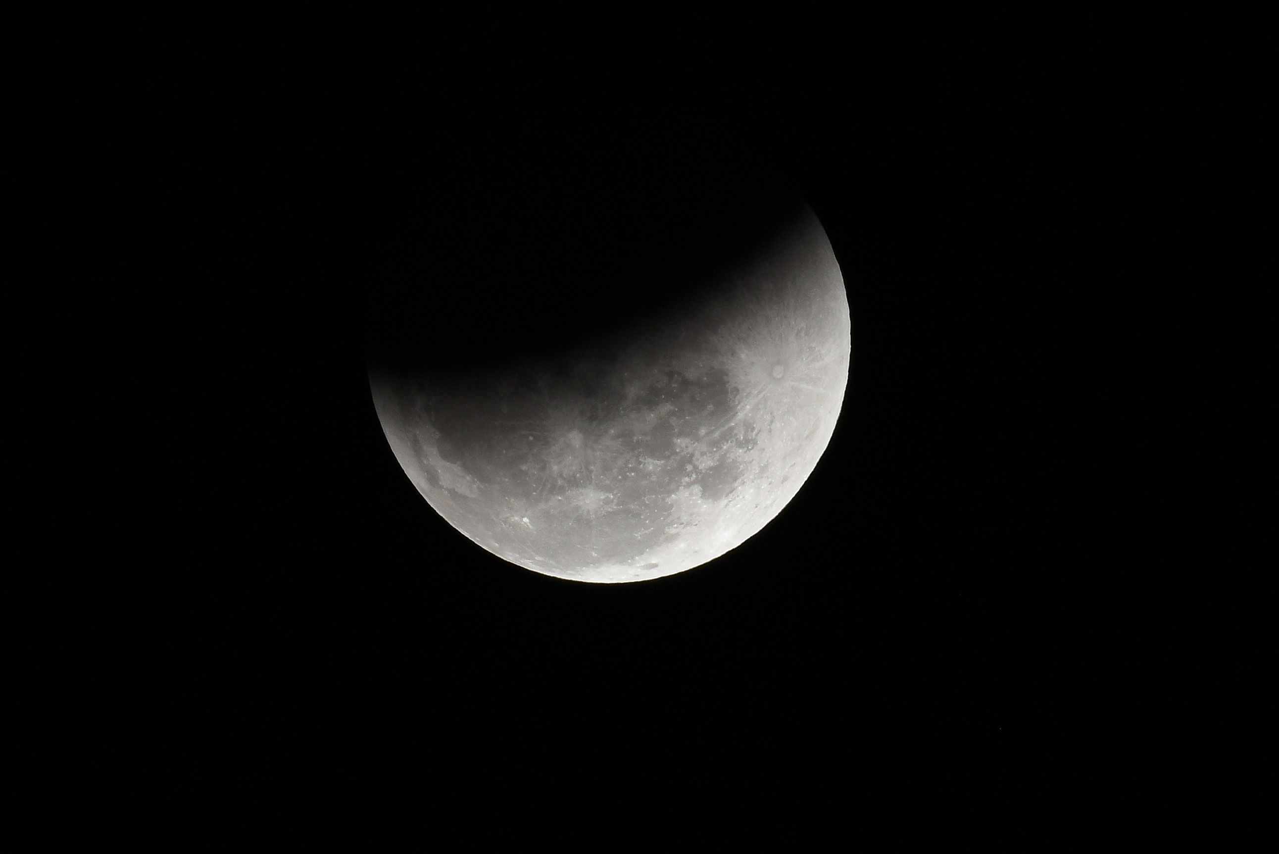 Lunar eclipse: Cloudy play spoilsport,