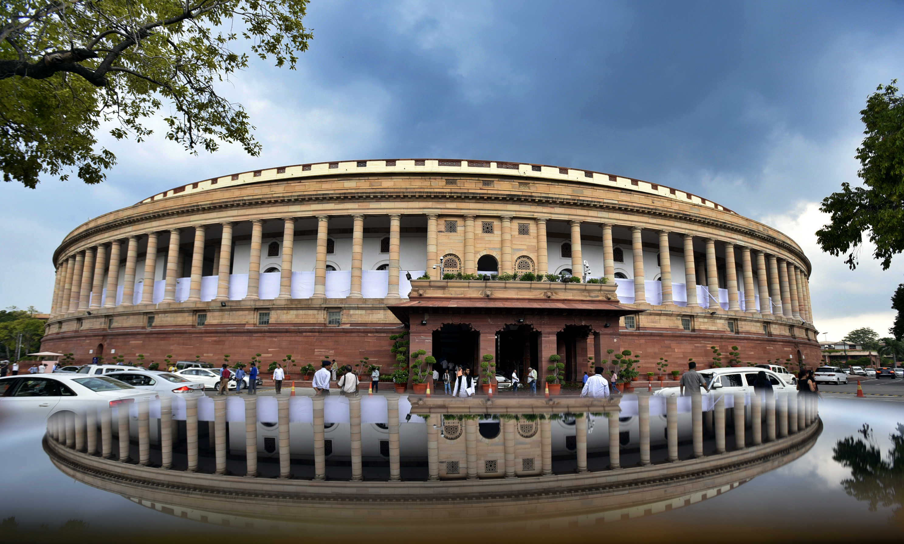Centre moves amend