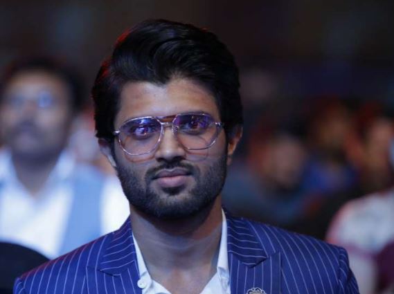 'Arjun Reddy' star Vijay auctions