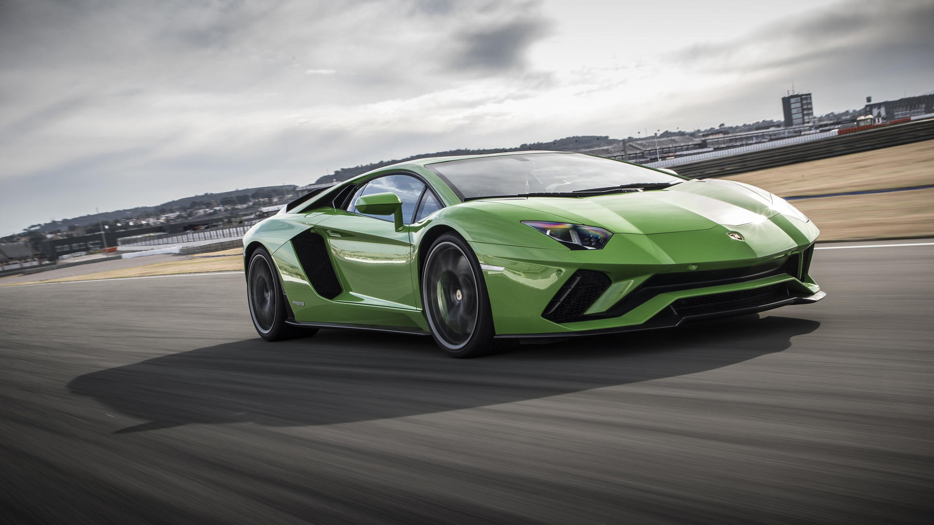 Lamborghini says Aventador replacement will