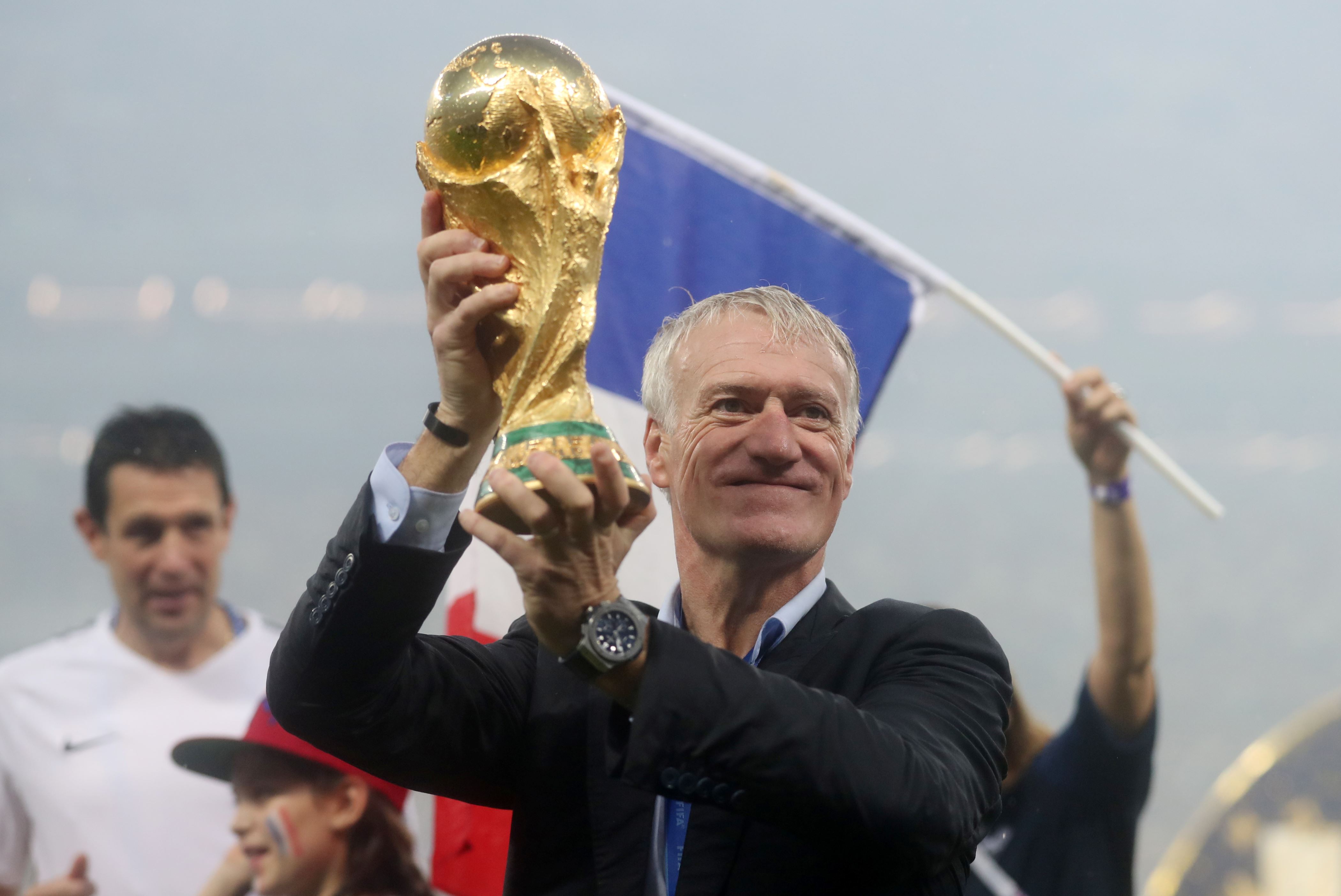 France players invade Deschamps presser,