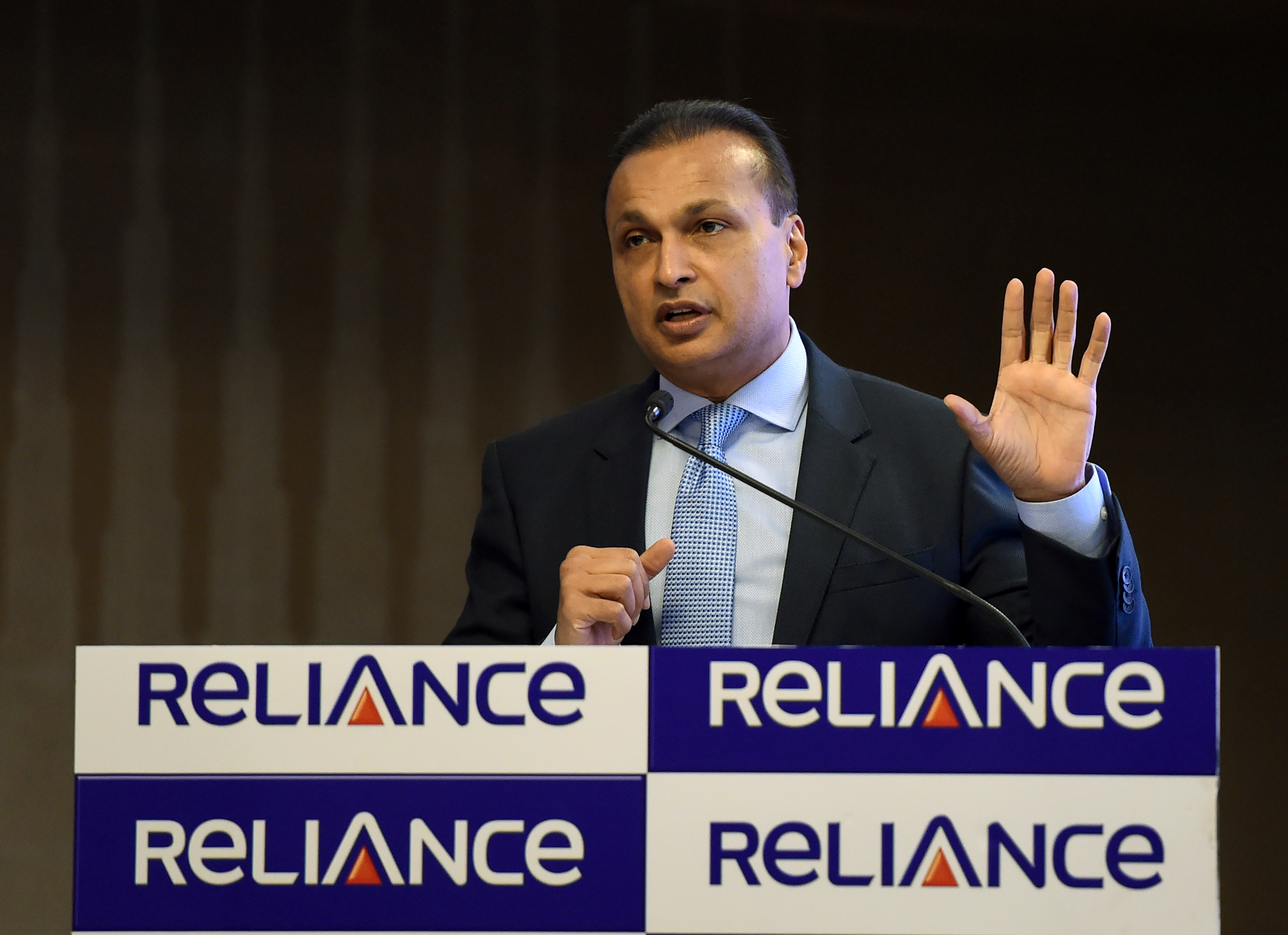 Indian industrialist and Reliance ADAG CEO Anil Ambani speaks during a news conference in Mumbai on June 2, 2017. 

Indian billionaire Anil Ambani insisted June 2 that debt-saddled Reliance Communications had a bright future as he moved to reassure investors who are worried that the telecoms company is close to defaulting on loans. / AFP PHOTO / PUNIT PARANJPE        (Photo credit should read PUNIT PARANJPE/AFP/Getty Images)