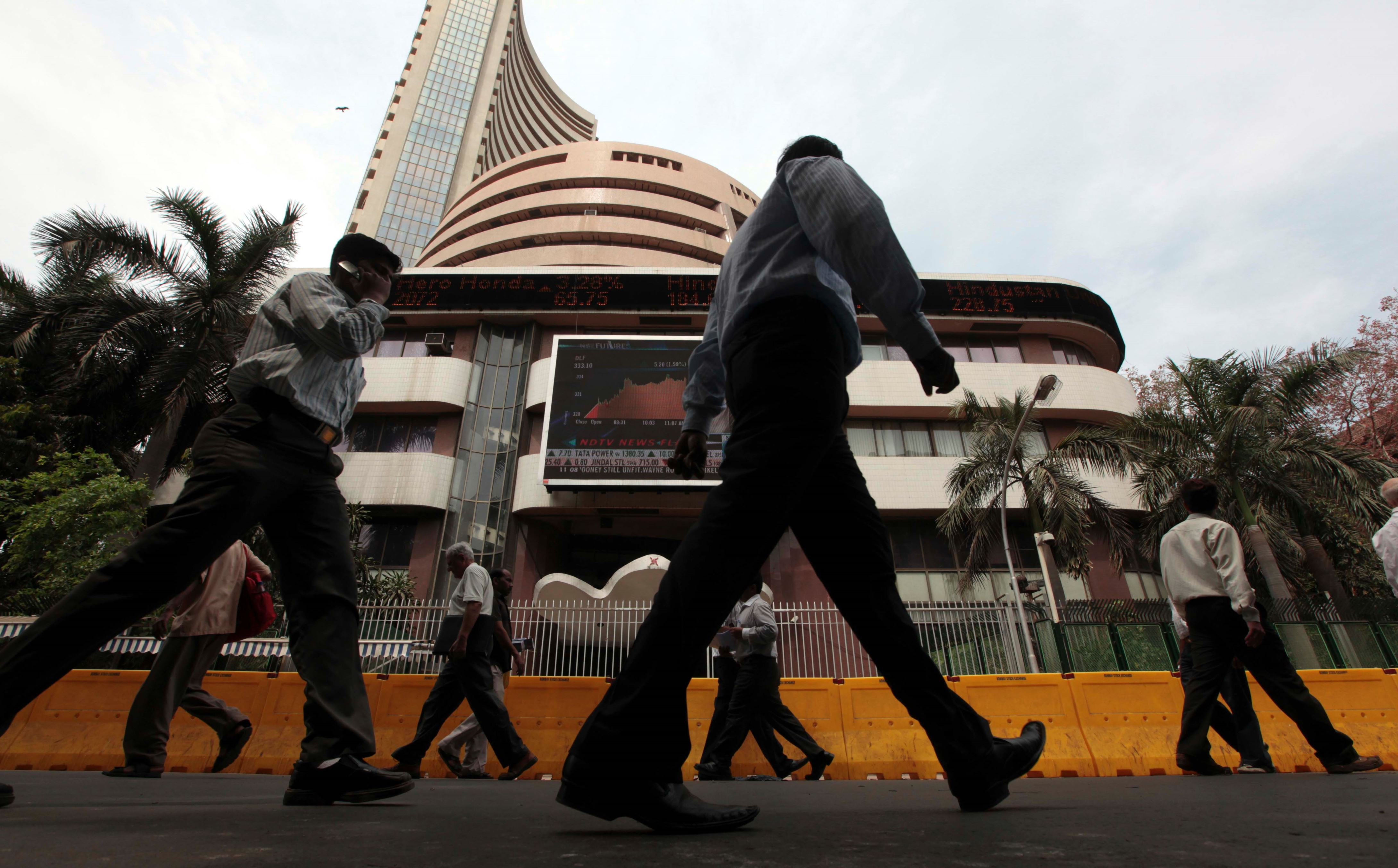 Sensex hits fresh record high