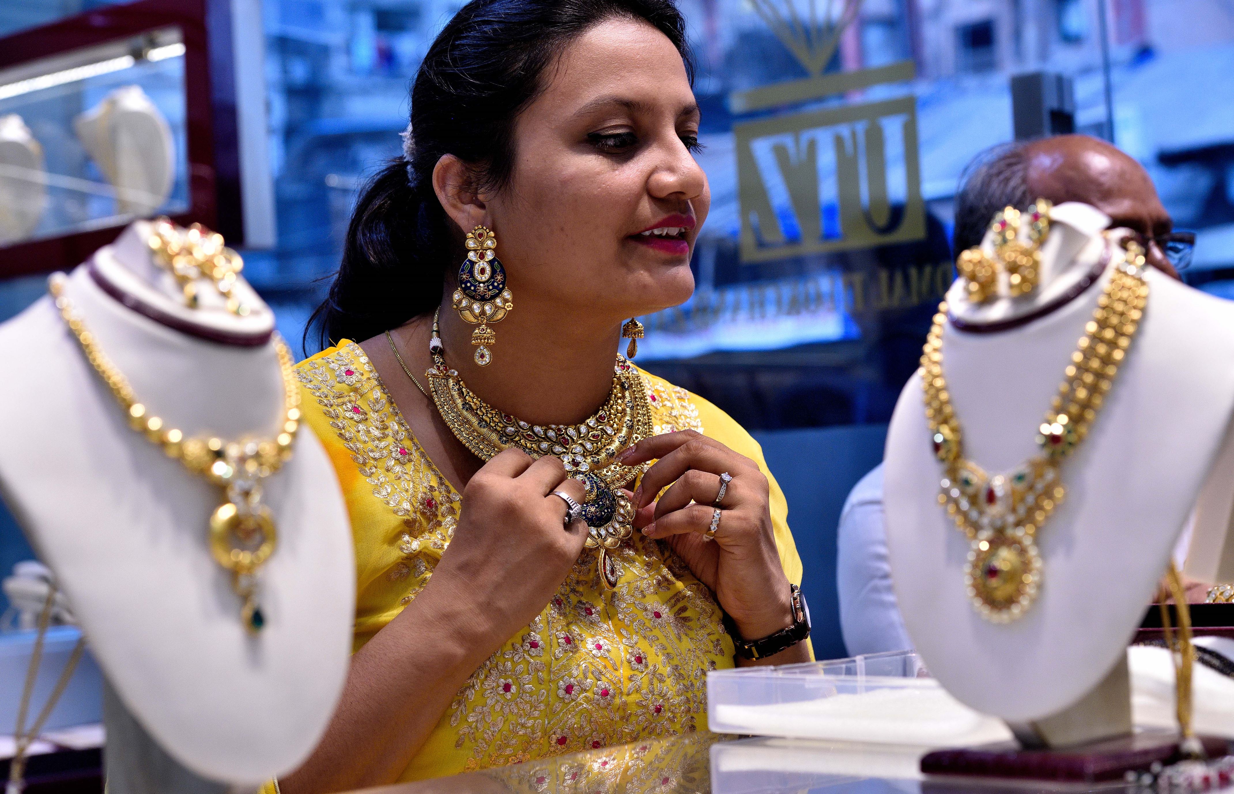 Biggest fall gold prices months