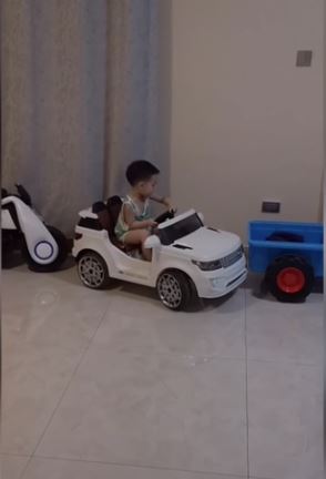 Toy car