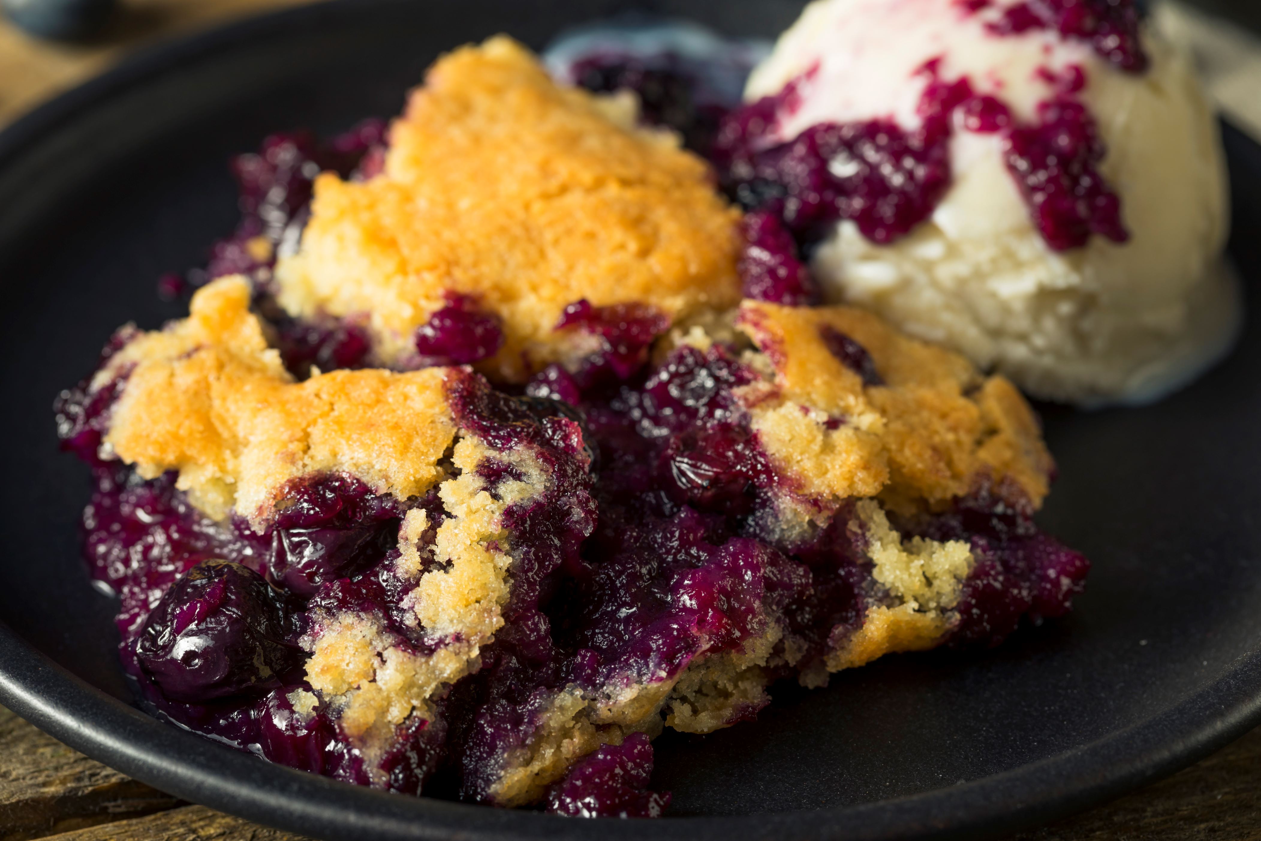 Simple apple and blackberry crumble recipe