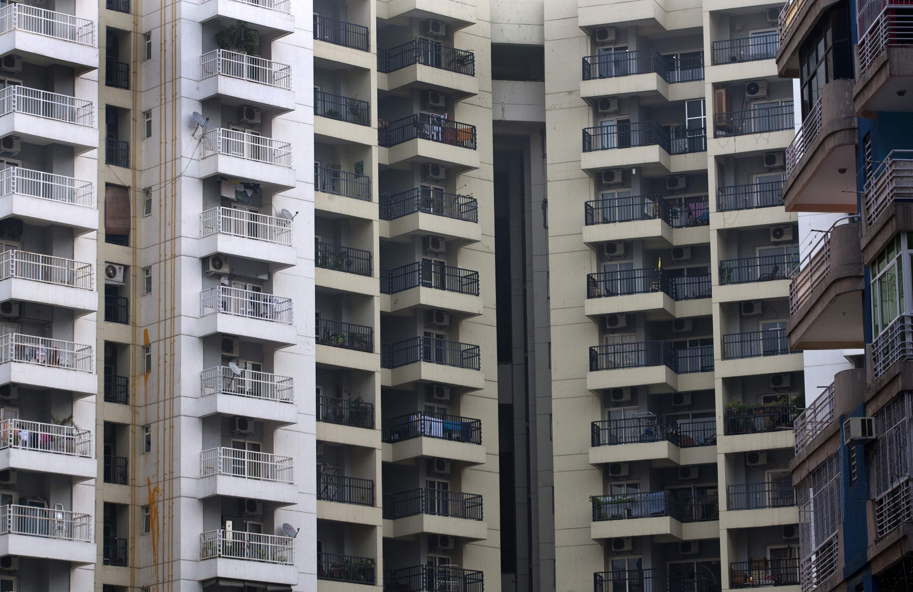 Kerala govt begins eviction of Kochi flat owners