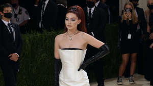 Gigi Hadid et al. posing for the camera: The supermodel suffered a major problem right before hitting the runway at the Marc Jacobs' NYFW show in 2019, but dealt with the situation like a pro. The beauty was wearing a beautiful powder blue dress and a pair of super high heels, which broke right before her entrance. Without any replacement shoes nearby, Gigi decided to keep the show going and walked through the catwalk on her tiptoes to make it look like she was still wearing high heels. Talk about a pro!